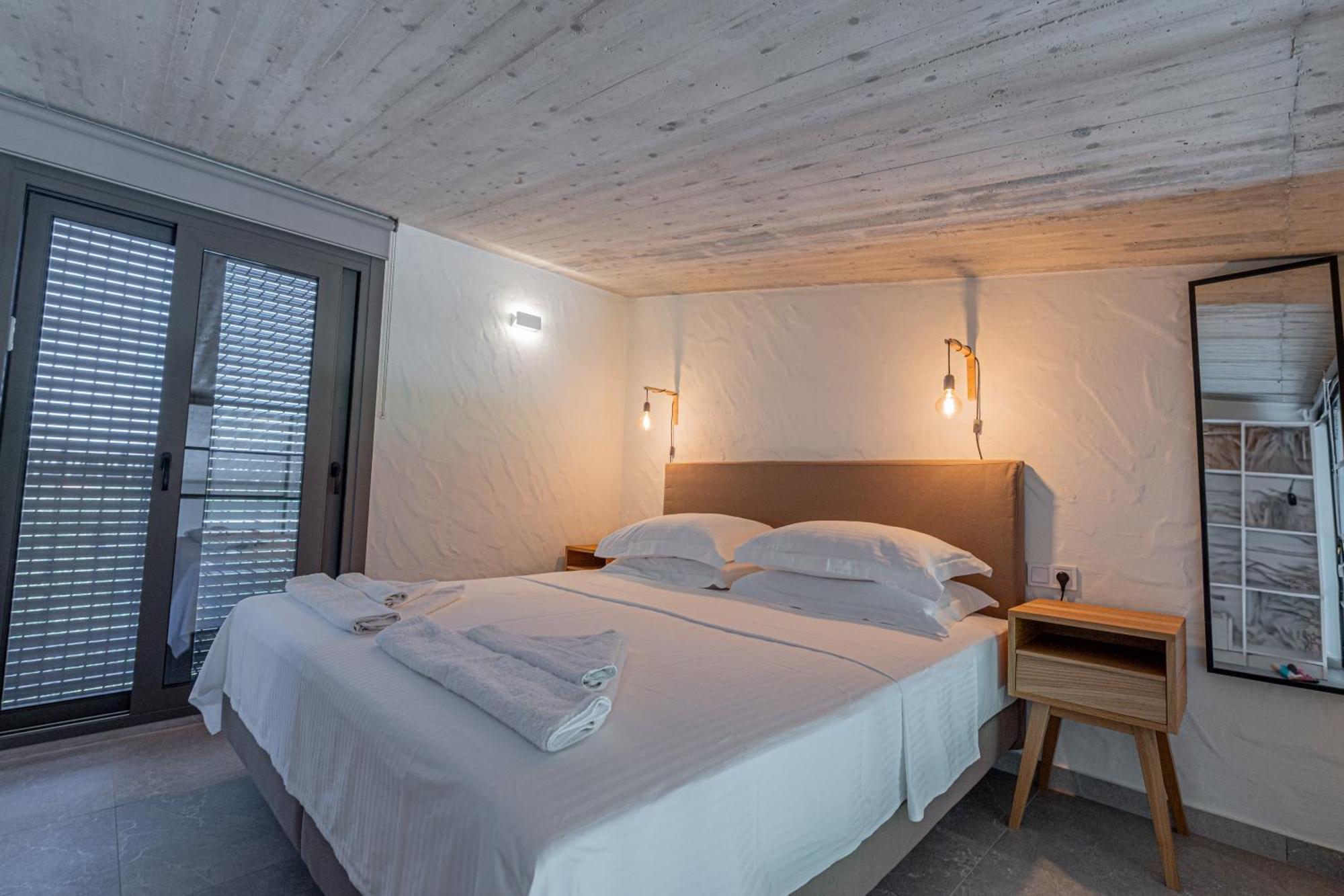 Irissa Suites Paralia Irion Bilik gambar